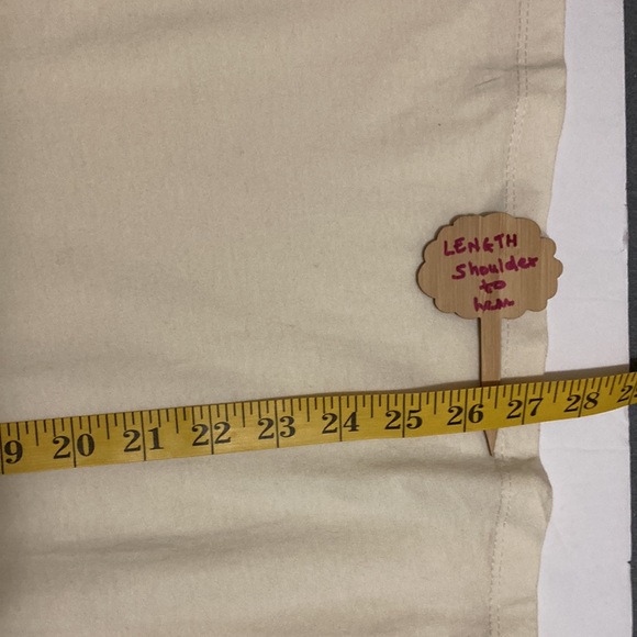 Grounds & Hounds Tee Size XL 100% ring spun cotton. - Picture 5 of 10